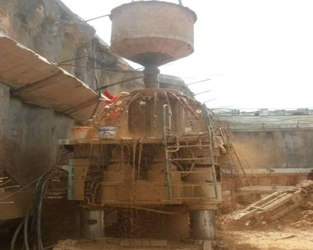 岩溶地区全套管全回转钻孔灌注桩 岩溶地区全套管全回转钻孔灌注桩