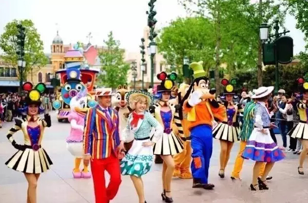 上海迪士尼花车巡游