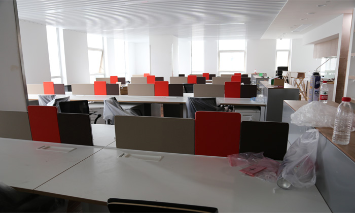 办公室.jpg 办公室.jpg