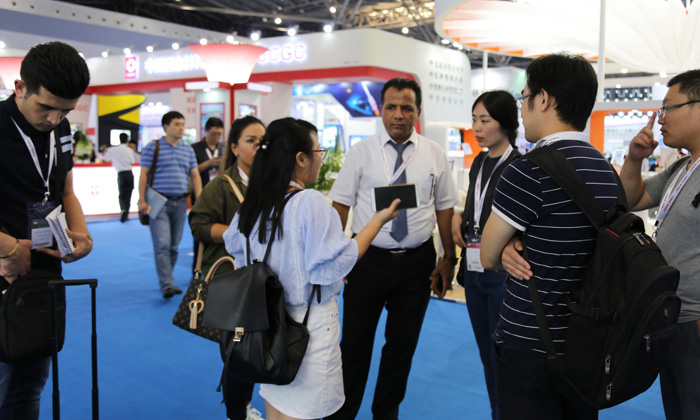 参展.jpg 参展.jpg