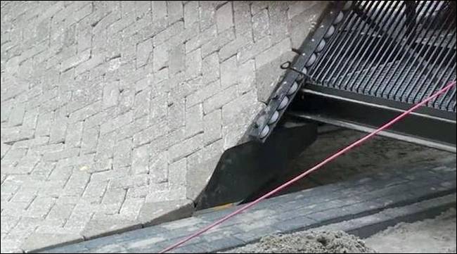 自动铺砖机.jpg 自动铺砖机.jpg