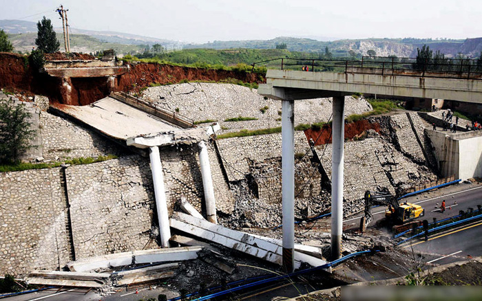 霍高速公路733公里处上跨天桥.jpg 霍高速公路733公里处上跨天桥.jpg