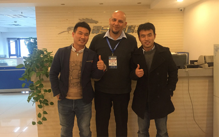 悍马经理、外贸工程师接待沙特客户（中）