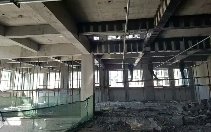 叼炸天!西宁特钢使用上海悍马碳纤维布加固后发生惊人变化! 叼炸天!西宁特钢使用上海悍马碳纤维布加固后发生惊人变化!