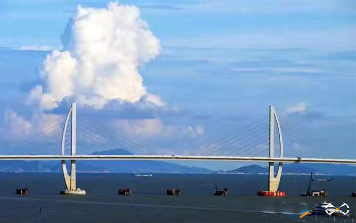 港珠澳大桥即将贯通 港珠澳大桥即将贯通