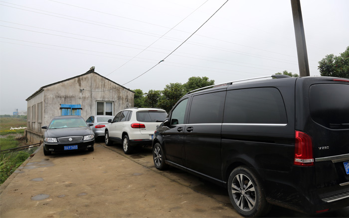 驱车前往施工工地 驱车前往施工工地