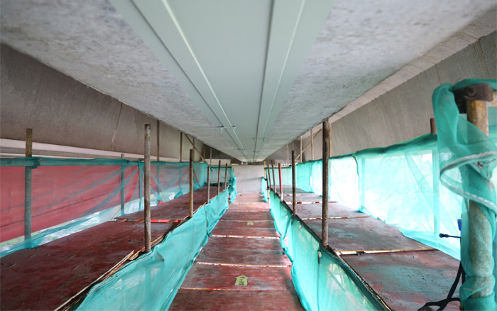 预应力碳板张拉后的现场 预应力碳板张拉后的现场