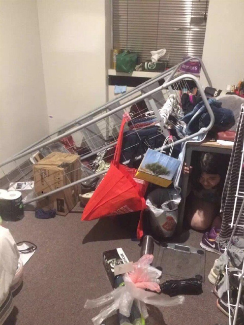 新西兰惠灵顿网友刚发来的现场照片,当地震感强烈。 新西兰惠灵顿网友刚发来的现场照片,当地震感强烈。