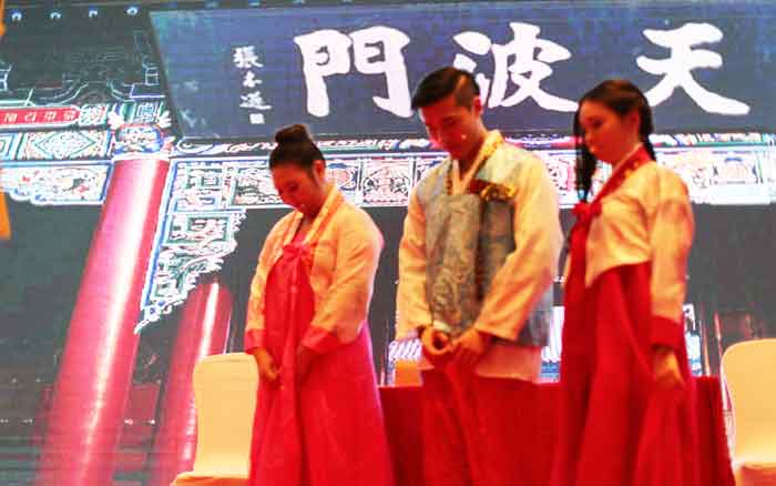 三个犯错的小孩 三个犯错的小孩