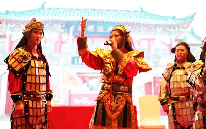 姑娘,表情用力过猛~ 姑娘,表情用力过猛~