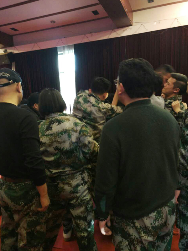 一个也不能少,不抛弃,不放弃。 一个也不能少,不抛弃,不放弃。