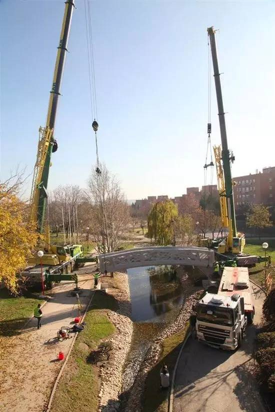 世界首座混凝土3D打印桥在西班牙落成 世界首座混凝土3D打印桥在西班牙落成