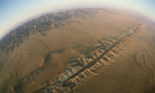 科学家警告！美国正面临空前大地震！！！