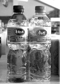 康师傅纯净水,居然还有康师妹纯净水,看来还应该有康师弟 康师傅纯净水,居然还有康师妹纯净水,看来还应该有康师弟