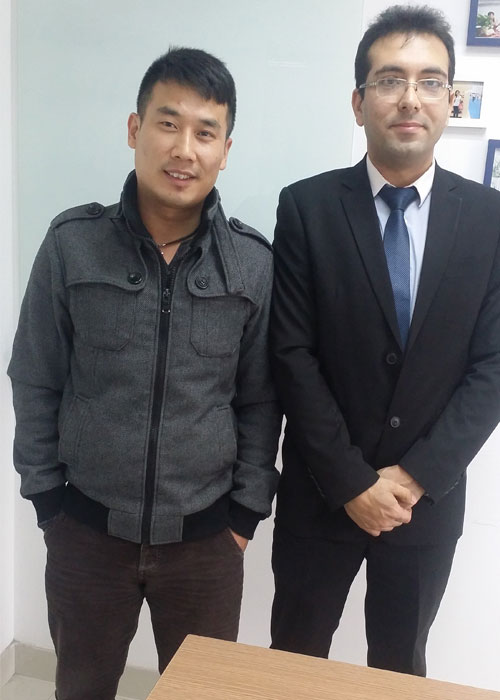 美国客户与悍马技术工程师合影 美国客户与悍马技术工程师合影