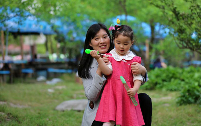 妈妈和小萝莉 妈妈和小萝莉