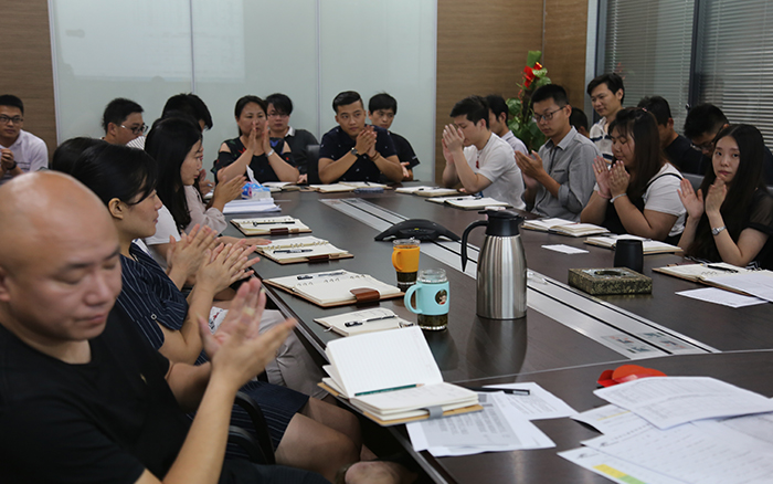 上海悍马年中总结大会顺利举行