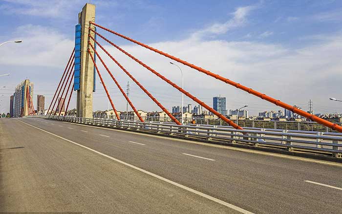 桥梁设计中的耐久性和安全性