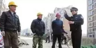 公安局说：暂住证你们办了没有？没暂住证，罚！