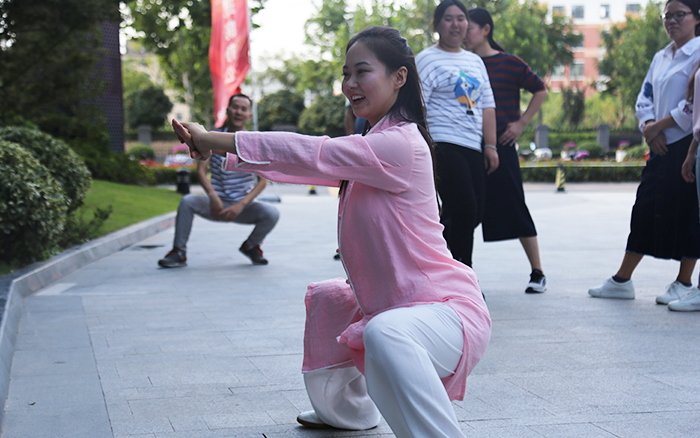 小纪老师亲身示范