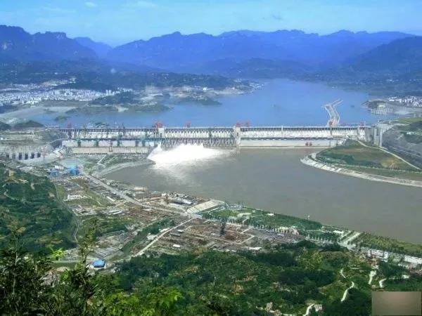 图为三峡大坝。 图为三峡大坝。
