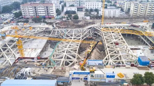 一场瑞雪引起的坍塌血案 一场瑞雪引起的坍塌血案