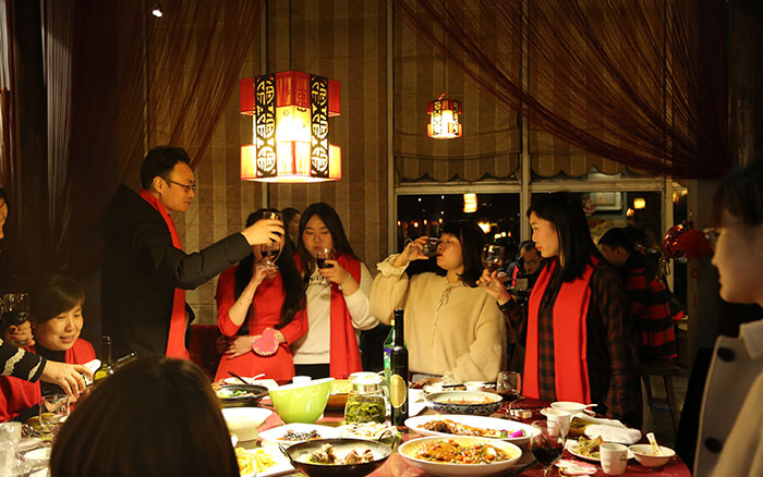 大家走一个~ 大家走一个~