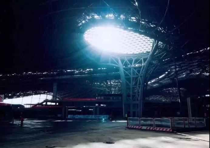 碳纤维板和钢板，谁厉害？