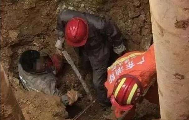 广东气站地盘塌方,活埋工人仅头外露 广东气站地盘塌方,活埋工人仅头外露
