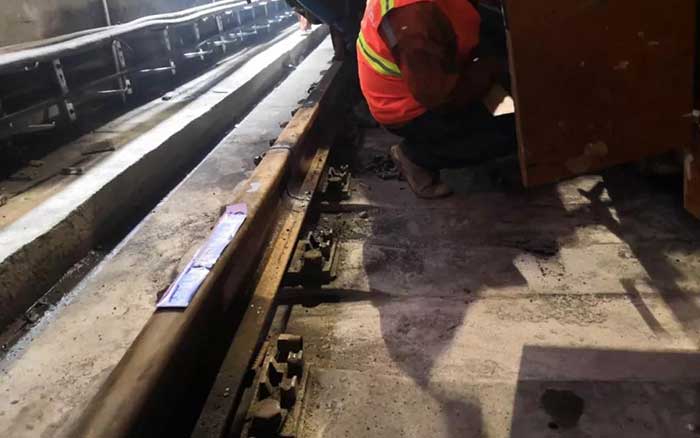 焊接完的轨道 焊接完的轨道