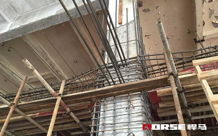 混凝土柱子漏振如何加固