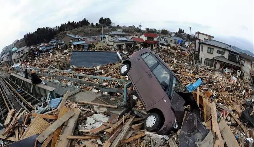 在加固施工时，需要时刻注意施工安全并且关注实时的施工质量