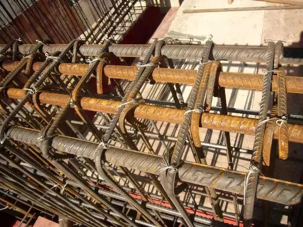 抗震设计时，<font color="red">框架</font>柱箍筋怎么设置？