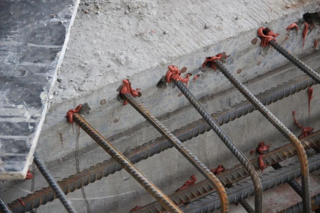 我们在使用<font color="red">植筋胶加固</font>的时候会遇到哪些问题