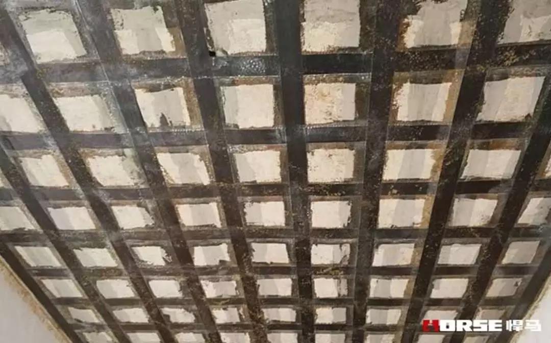 碳纤维布进行<font color="red">抗震加固</font>的时候都需要注意些什么