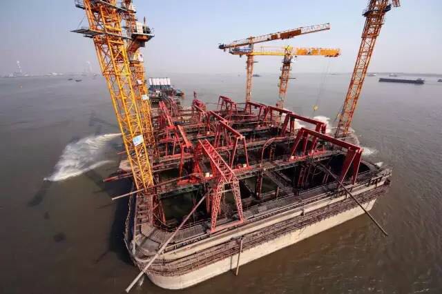 沪通长江大桥工地发生了震撼世界的大事！