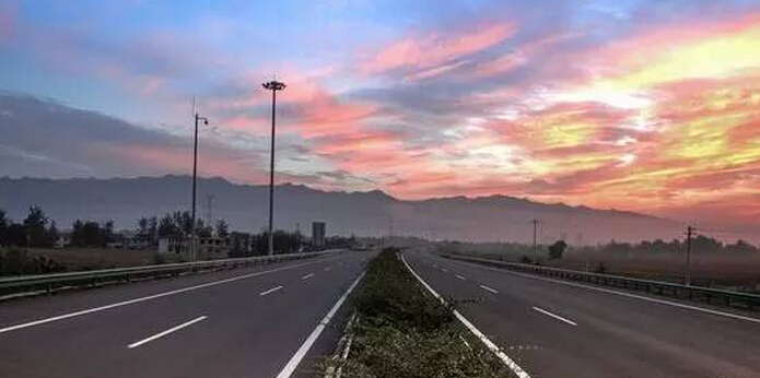 高速公路维修加固的方法及安全注意的问题！