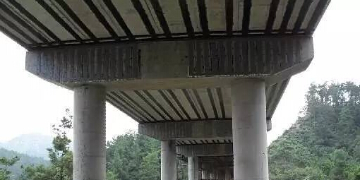 桥梁结构碳纤维加固技术与应用 桥梁结构碳纤维加固技术与应用