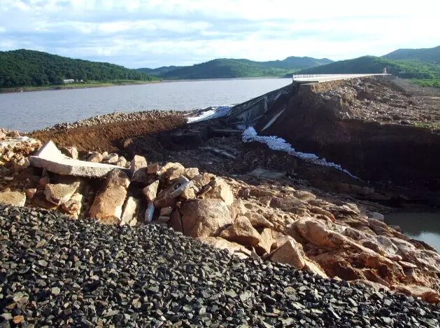 当<font color="red">水利工程</font>爱上碳纤维布加固