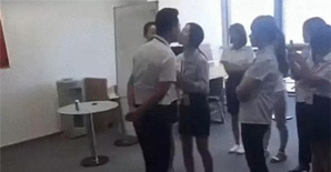 活久见！女员工排队吻老板？别再辜负企业文化了......