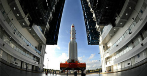 长征五号首发成功 大国重器何以笑傲世界火箭榜？