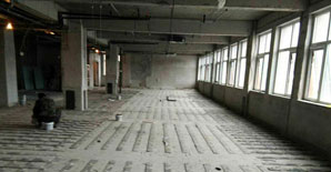 <font color="red">粘钢加固</font>混凝土竟然劈裂了......