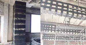 从抗弯加固和抗剪加固，分析碳纤维布加固和粘钢加固的适用性