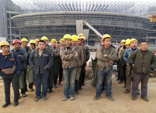 今年的农民工不用赶春运了,但原因有点令人心酸 今年的农民工不用赶春运了,但原因有点令人心酸