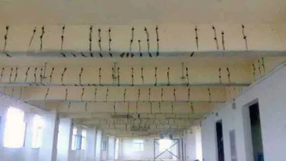 碳纤维布加固受弯构件的裂缝